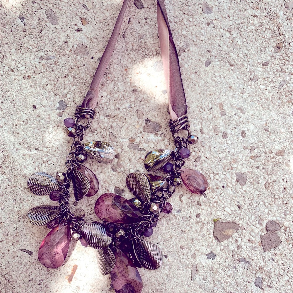 Ribbon necklace
